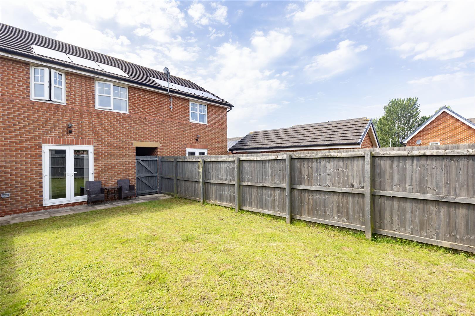 3 bed property in The Elms, Chorley